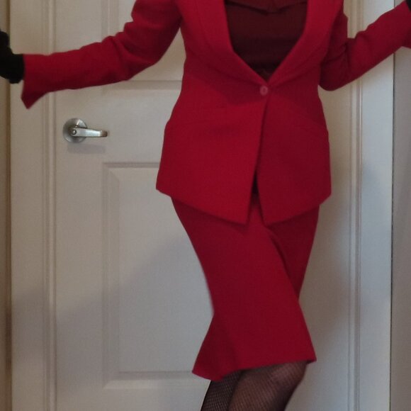 Paddy Campbell Red Wool English Suit, Size 4 (U.S.) - Picture 5 of 11